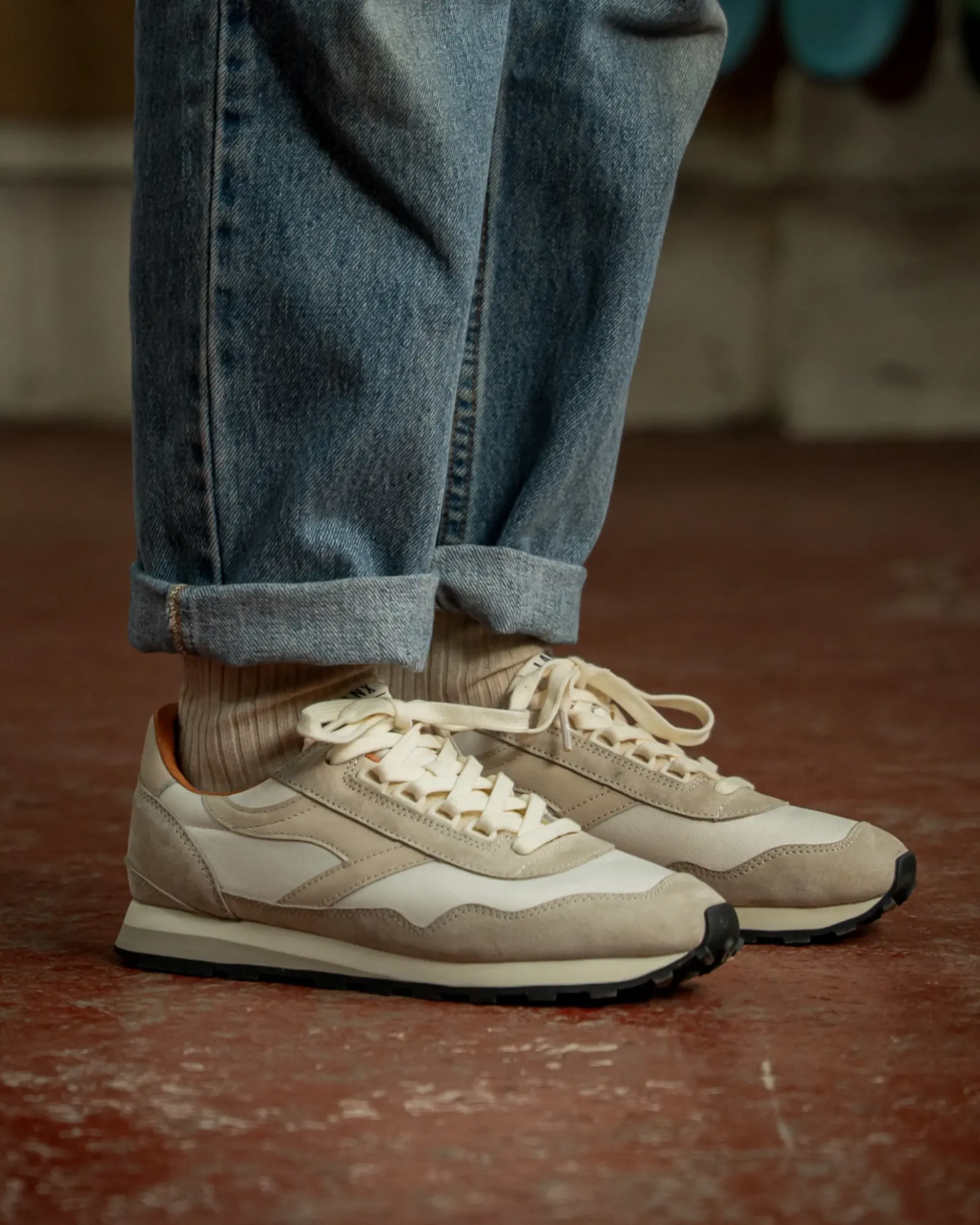 HALLIWELL / WHITE - Image 3